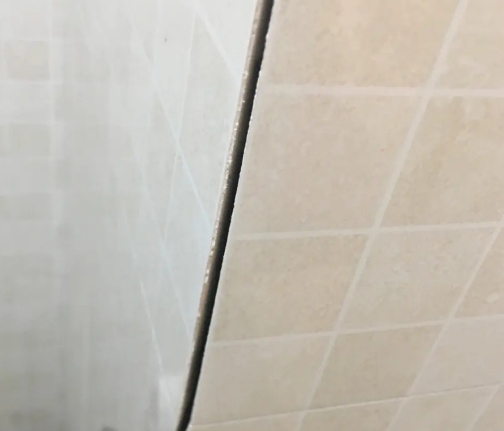 淮北市瓷砖空鼓维修公司分享阳台瓷砖脱落的修复过程可以分为以下几个步骤
