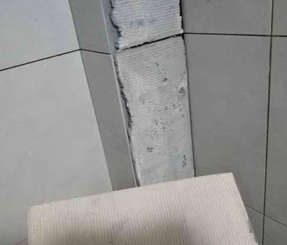 淮北市瓷砖空鼓维修公司分享下厨房瓷砖脱落的补救措施。